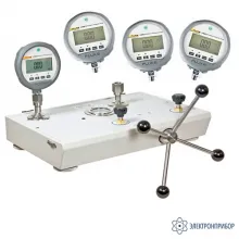 Fluke P5513-2700G-3 — пневматический калибратор (насос P5513 20 МПа, 3 манометра: 2700G-BG20M, 2700G-BG7K, 2700G-BG700K) фото 1